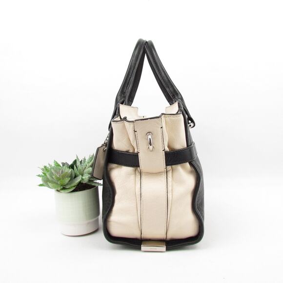 COACH Swagger 27 Small Satchel in Pebble Leather - Picture 4 of 10